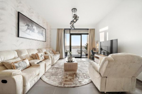 FIRST CLASS 2BR Mesmerizing Creekfront Views